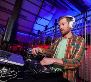 The Dos and Don'ts of Hiring a DJ for Corporate Functions